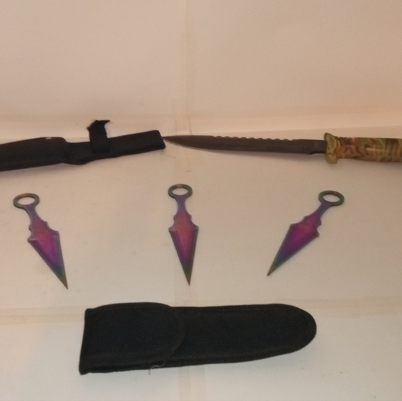 Lot of Collector Knives (1) 8" Frost 🗡️ & (3) 4" Aeroblades throwing 🗡️'s - Picture 2 of 10